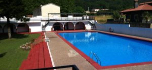 Piscina municipal (oberta al juliol i a l'agost)